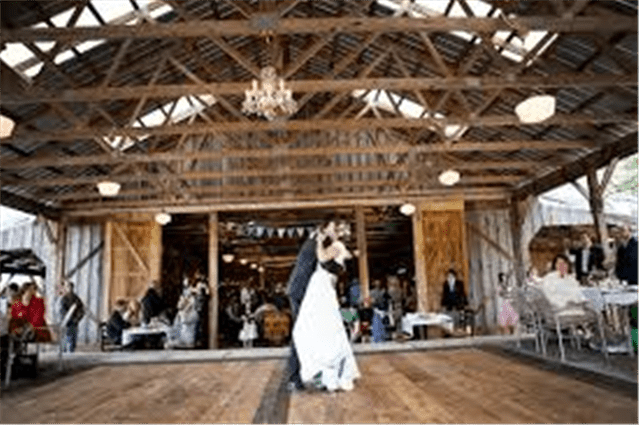 Fiddle Lake Farm – Barn Venue & Historical Accommodations