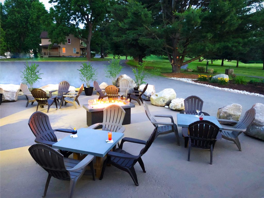 Stop by and discover why everyone is buzzing about Six West!  Modern dining served with flair at Shadowbrook Resort! 